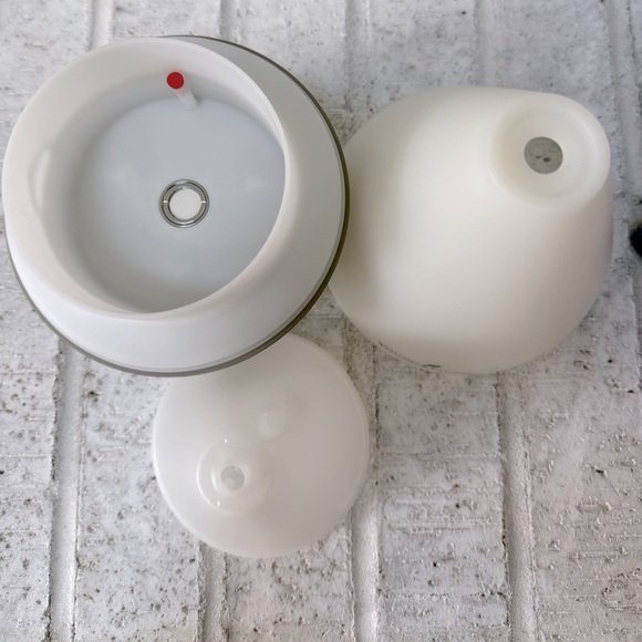 NWT Young Living Dewdrop Diffuser - Picture 5 of 9